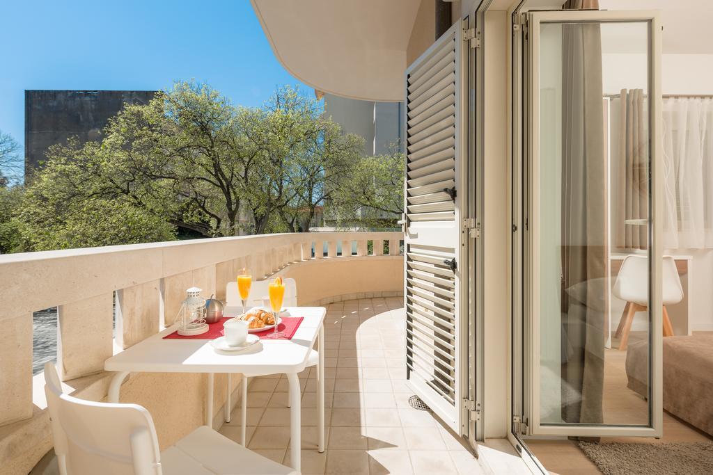 Urban Chic Luxe Apartments Near Beach Bacvice & Centre Split Luaran gambar